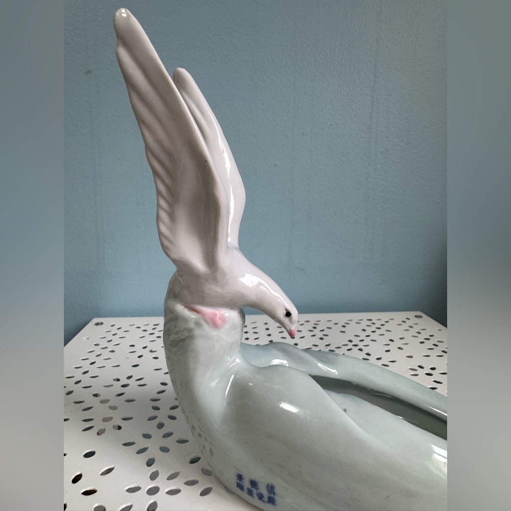 White porcelain seagull trinket dish